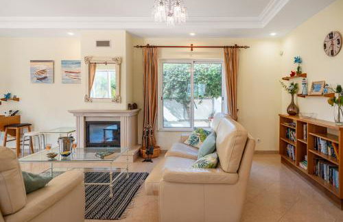 Captivating Villa 600M to Vau Beach - Foto 25