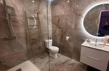 La Suite Bali Jacuzzi,Sauna,Netflix,Disney - Foto 8