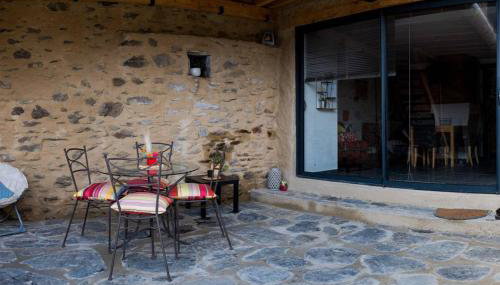 Le nid d' évol gite avec balnéo,terrasse et vue sur la montagne - Foto 3