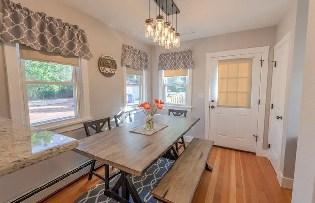 Couple's Mountain Getaway Close to Everything! - Foto 17