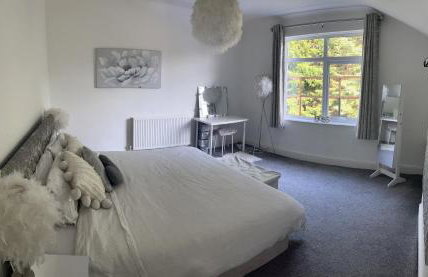 Stunning Bebington Maisonette - large private drive and entrance, good transport links - Foto 15