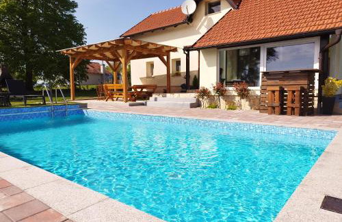 Private Villa with Pool and Jacuzzi Dreamy Hill - Foto 1
