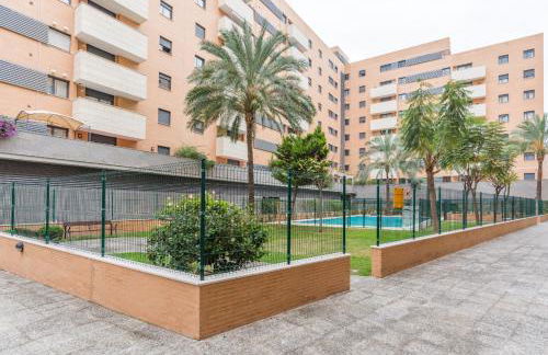 Keywise Perfect location next to María Zambrano STATION, central , beach ,pool and free Parking - Foto 21