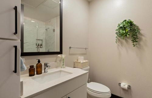 12min Downtown, 6min Domain with Pool and Free Parking - Foto 21