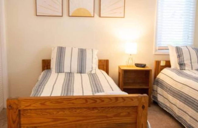 Enjoy Sunny Daze Private Pool Walk to Beach - Foto 49