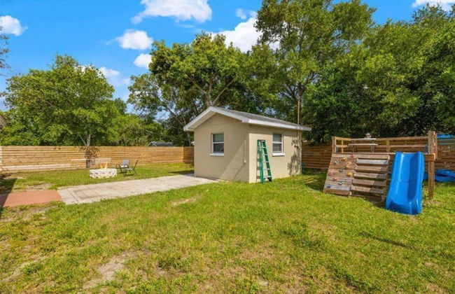 Quiet Spacious Home Close to Clearwater Beaches - Photo 36