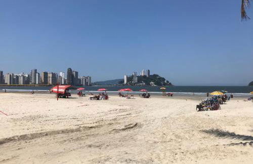 Kit pé na areia - Praia do Gonzaguinha - São Vicente - Wifi, TV e Ar condicionado - Foto 15