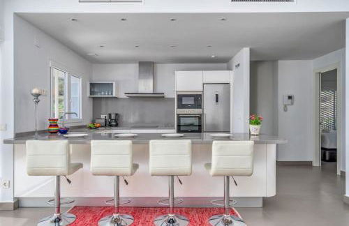 Sunny terrace with Jacuzzi by Costarentals- Ref 26 - Foto 8