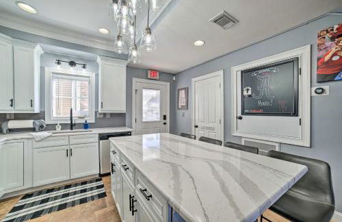 Modern Retreat about half Mi to Bryant-Denny Stadium - Photo 9