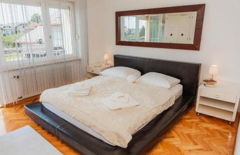 Beautiful Home In Dugo Selo With Wifi - Foto 33