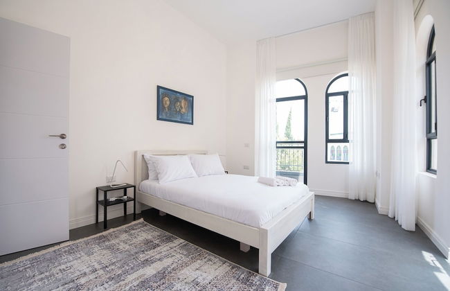 PORT CITY HAIFA - Flea Market Luxury - Foto 6