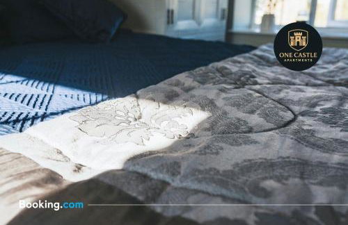 Exclusive Deals l Last-Minute Specials l Free Parking I Short term Booking l Garden I Sleeps Up to 6 l 3 Bed & 2 Bath I One Castle Apartments Short-lets and Serviced Accommodation - Photo 28
