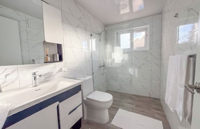 Hillside Condo - 2BR Charming APT Close to Strip! - Foto 10