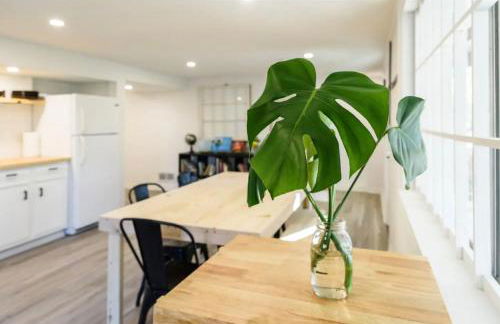 Spacious 5-Bedroom Retreat for 12 in Serene Neighborhood Near Louisville's Best Attractions - Photo 21