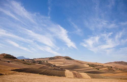Villa in Alia With Pool & Olive Views - Foto 37