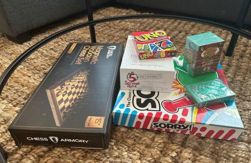 NEW! Fun & style Eastside MKE Best Day Townhouse - Foto 7