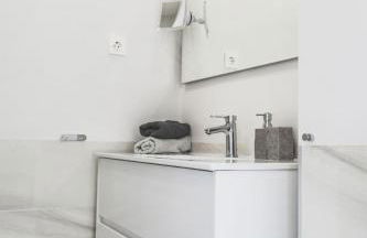 Quiet modern apartment with a large sunny garden! - Foto 29