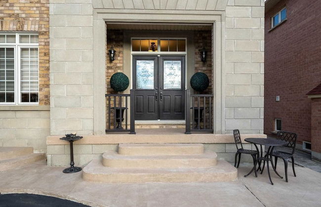 Affluent Guest House - Photo 8