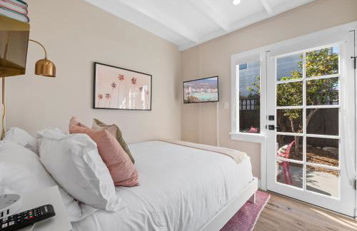 Classic Beach Bungalow - Parking, Private Patio & Pet Friendly! - Foto 11