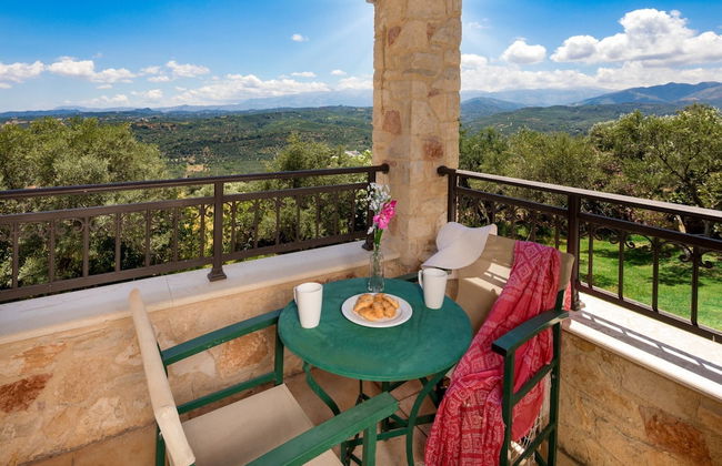 Villa in Tavronitis With Pool & Stunning Views - Photo 30