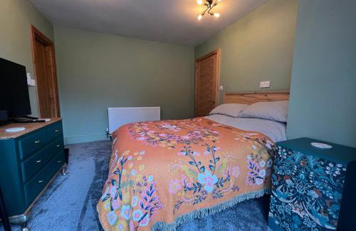 Private, Modern and Detached Garden Apartment - Photo 16