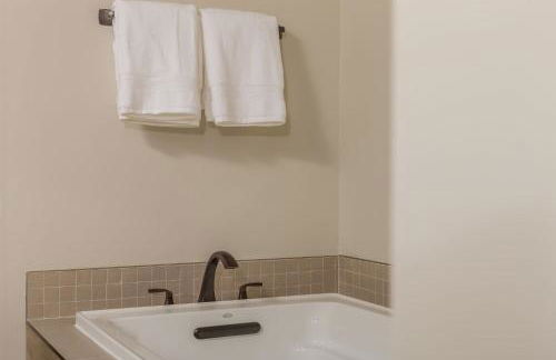 Mountain Lake Condo - Unit 102B - Foto 18