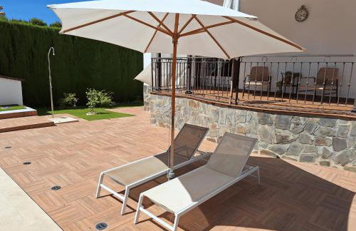 Extraordinaria Villa con piscina y chimenea - Photo 10