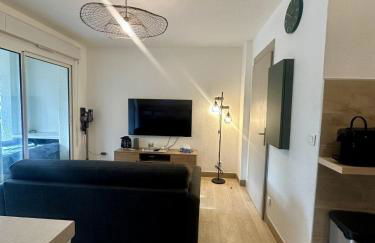 Appartement en rez de jardin-Proche du centre - Foto 3