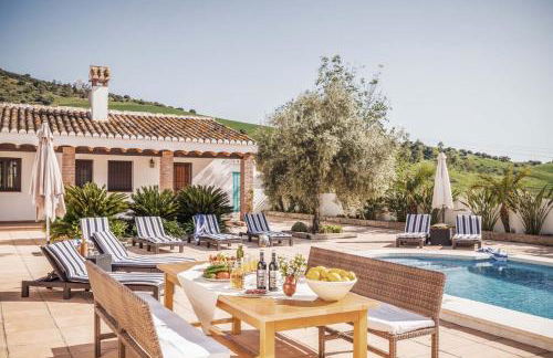 Cortijo Cantares by Rosas Cantares - Foto 1