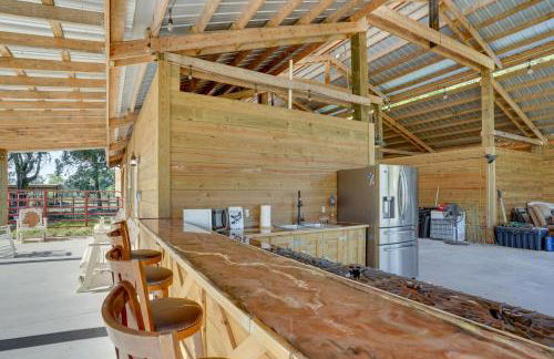 Farm Stay Modern Barndominium in Lakeland! - Foto 4
