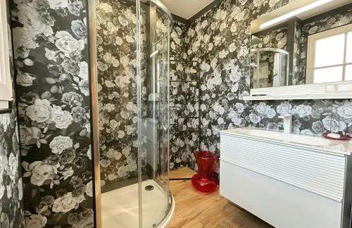 Modern Provençal Villa At The Forest's Edge - Foto 24