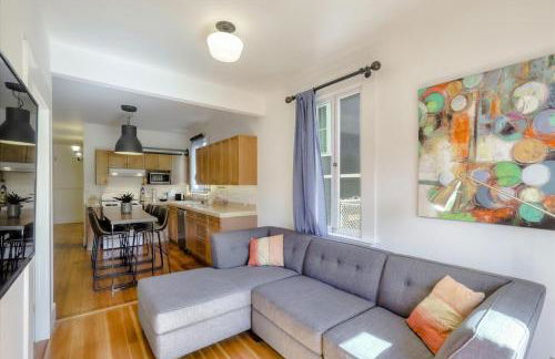 Light filled Condo 3 Bedrm with enclosed sunny backyard - Foto 14