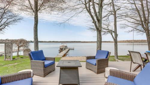 Dock and Views Lake Mitchell Home in Cadillac! - Foto 3
