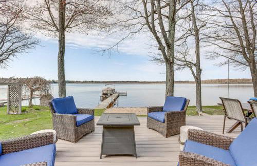 Dock and Views Lake Mitchell Home in Cadillac! - Foto 3