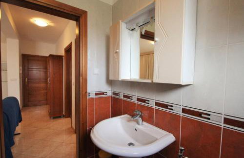 Apartment Bilic with balcony - Photo 19