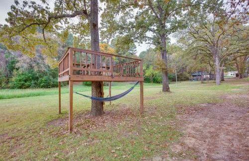 Lakefront Frankston Cabin with Dock and Fire Pit! - Foto 26