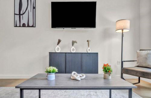 Cleveland Clinic w KingBed Balcony Gym Parking WD - Foto 10