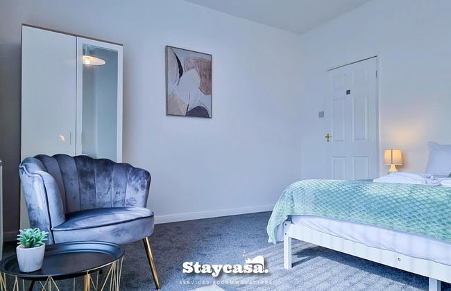 White Cozy House With Pool Table Game Room - Photo 30