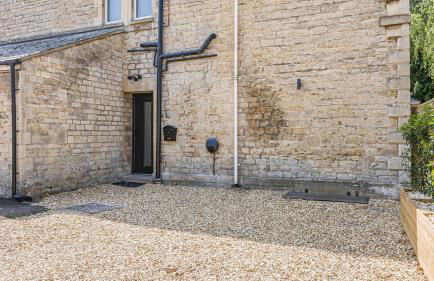 Elegant Garden Apartment, Private Parking & EV Charger, Walk to Town - Foto 49