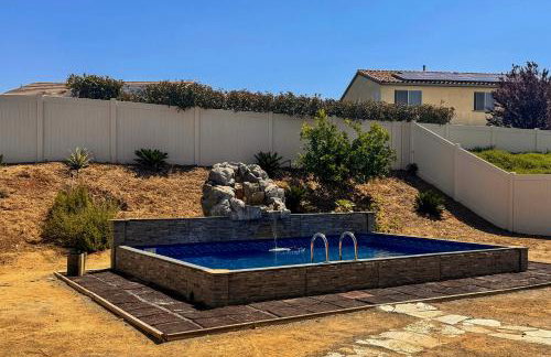Pool & Yard: Luxe Beaumont Getaway! - Foto 1