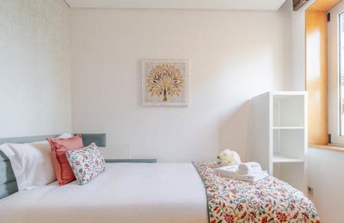 Modern Flat with Workspace in Foz by HostWise - Foto 19