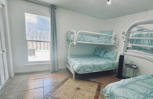 Sea Salt Vacation Home, Private Pool - Walk to Beach - Foto 24