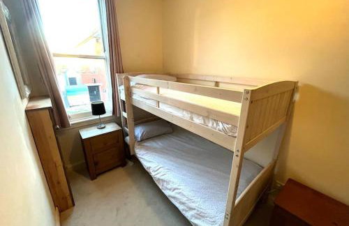 Two bed flat in popular York Rd - Foto 9