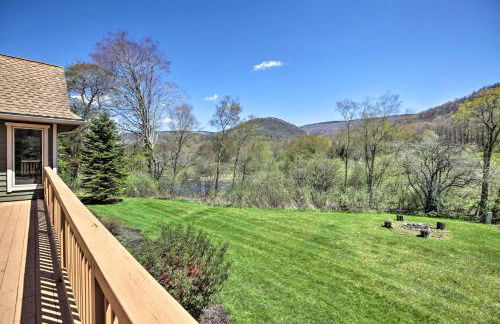 House with Deck, Fire Pit - 15 Mins to Snowshoe! - Foto 32