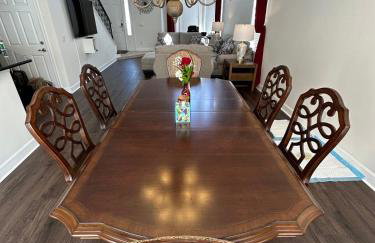 An Incredible Vacation Home with Saltwater Pool! - Foto 17