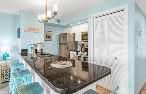 Bright 2BR Condo with Breathtaking Ocean View - Foto 3