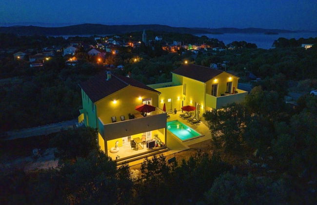 Luxury Villa Gaby With Heated Pool - Foto 23