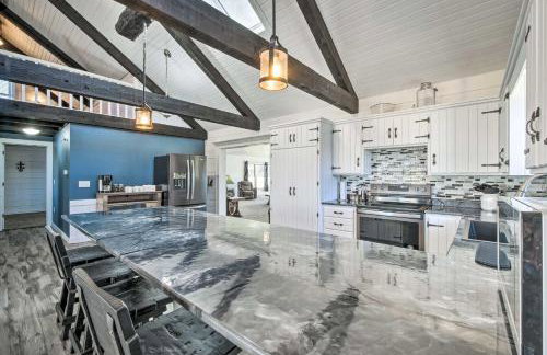 Spacious Massillon Log Cabin with Fire Pit! - Foto 9