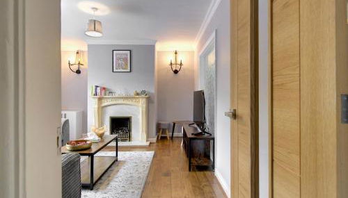 Spacious Heald Green Home with Free Parking - Pass the Keys - Foto 4, Other