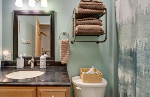 White Swan Lake Home Near Hiking and Snowmobiling! - Foto 22